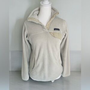 Patagonia Women’s  fleece pullover 3/4 snap closure cream color size XS!